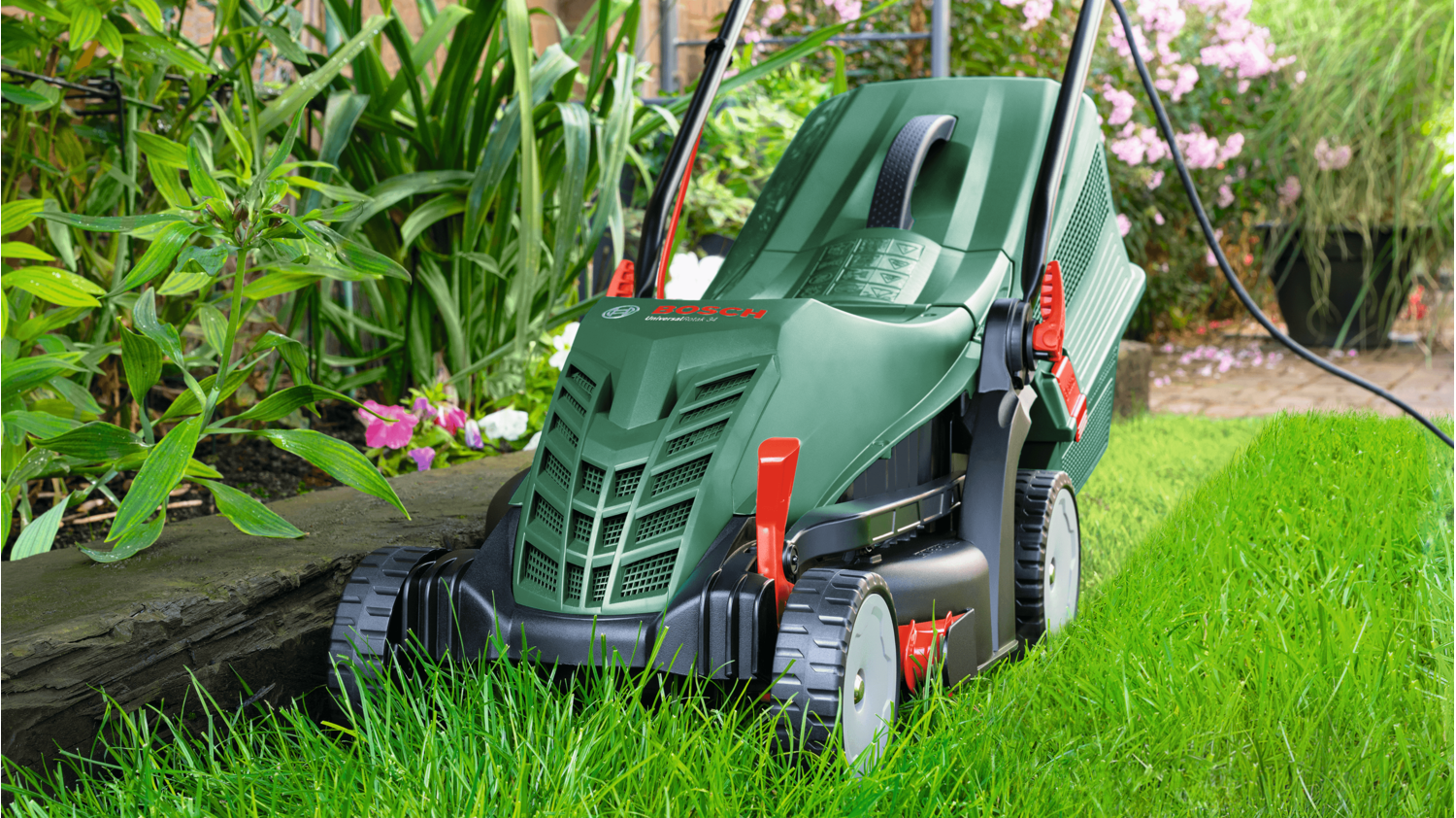Bosch UniversalRotak 34-405 — merită cei 570 de lei?